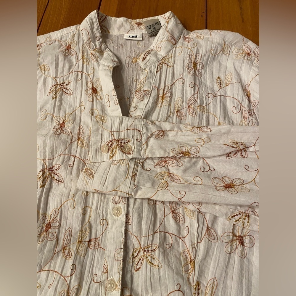 Lee Women’s Button Up Floral Bohemian Embroidered Long Sleeve Top. Size Large - Picture 3 of 11